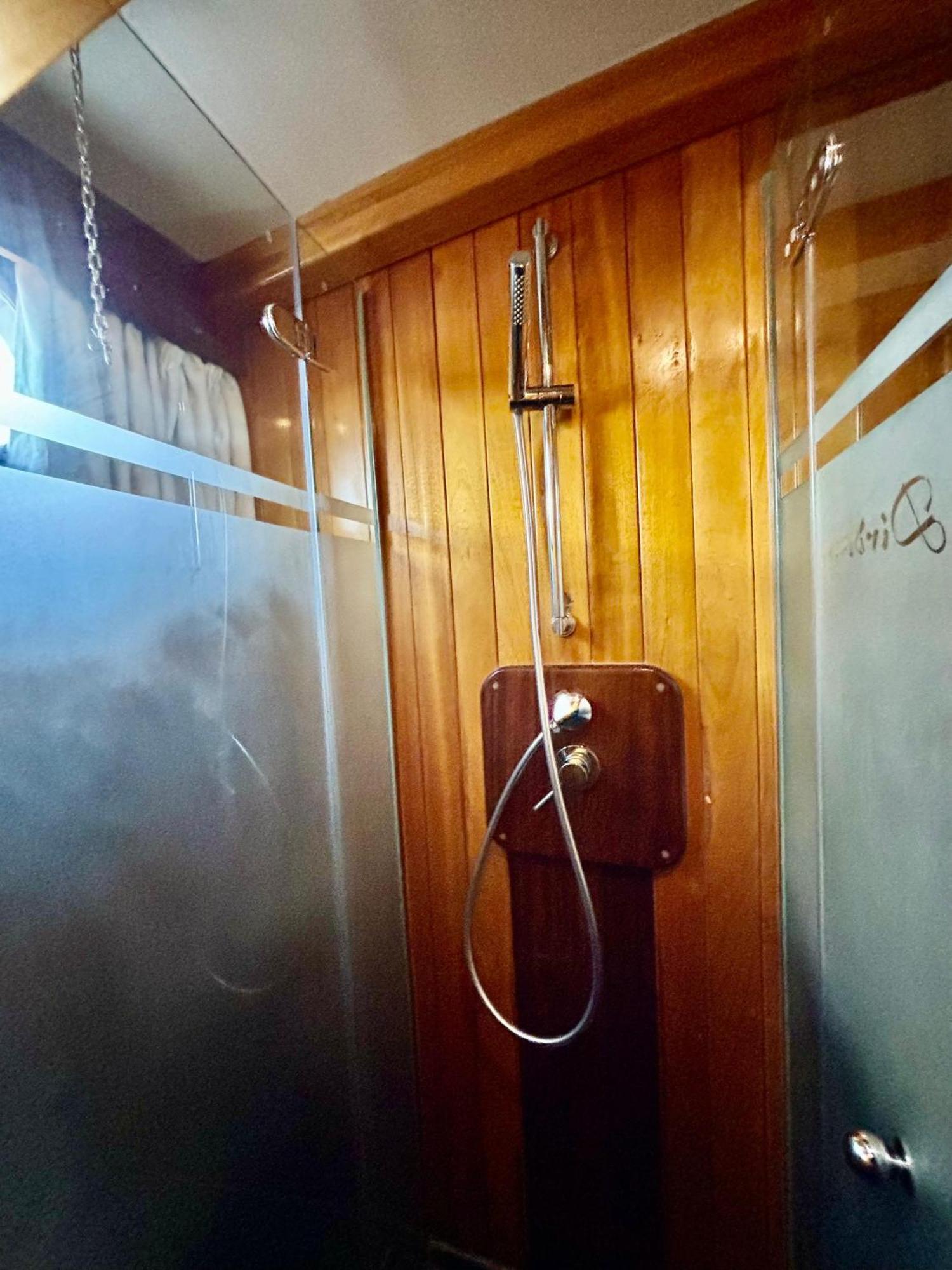 Wooden Boat- La Goletta Hotel - Barcelona — Photos 2
